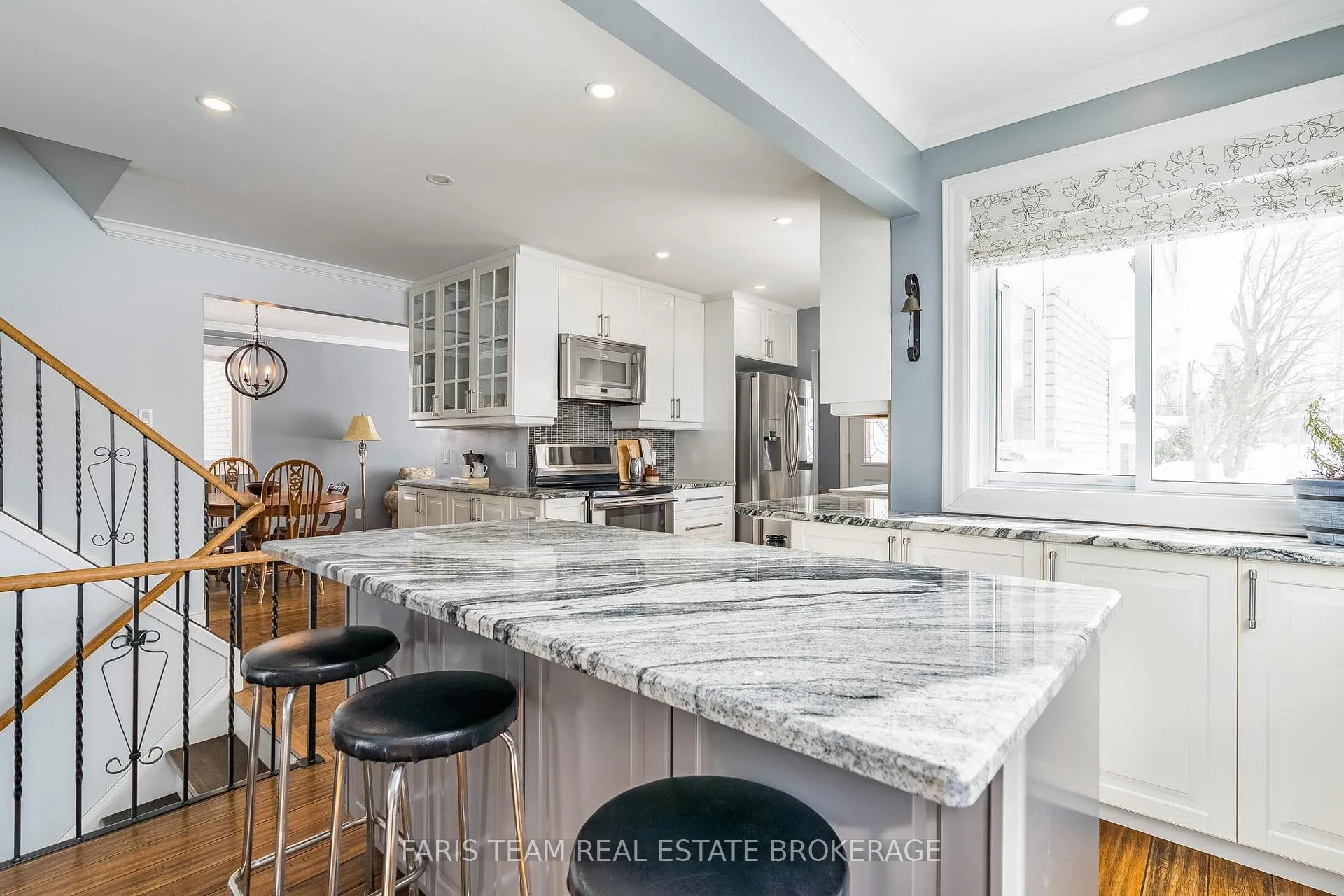 Photo 11 of 10 Davies Crescent, Barrie, Grove East — HOMEH