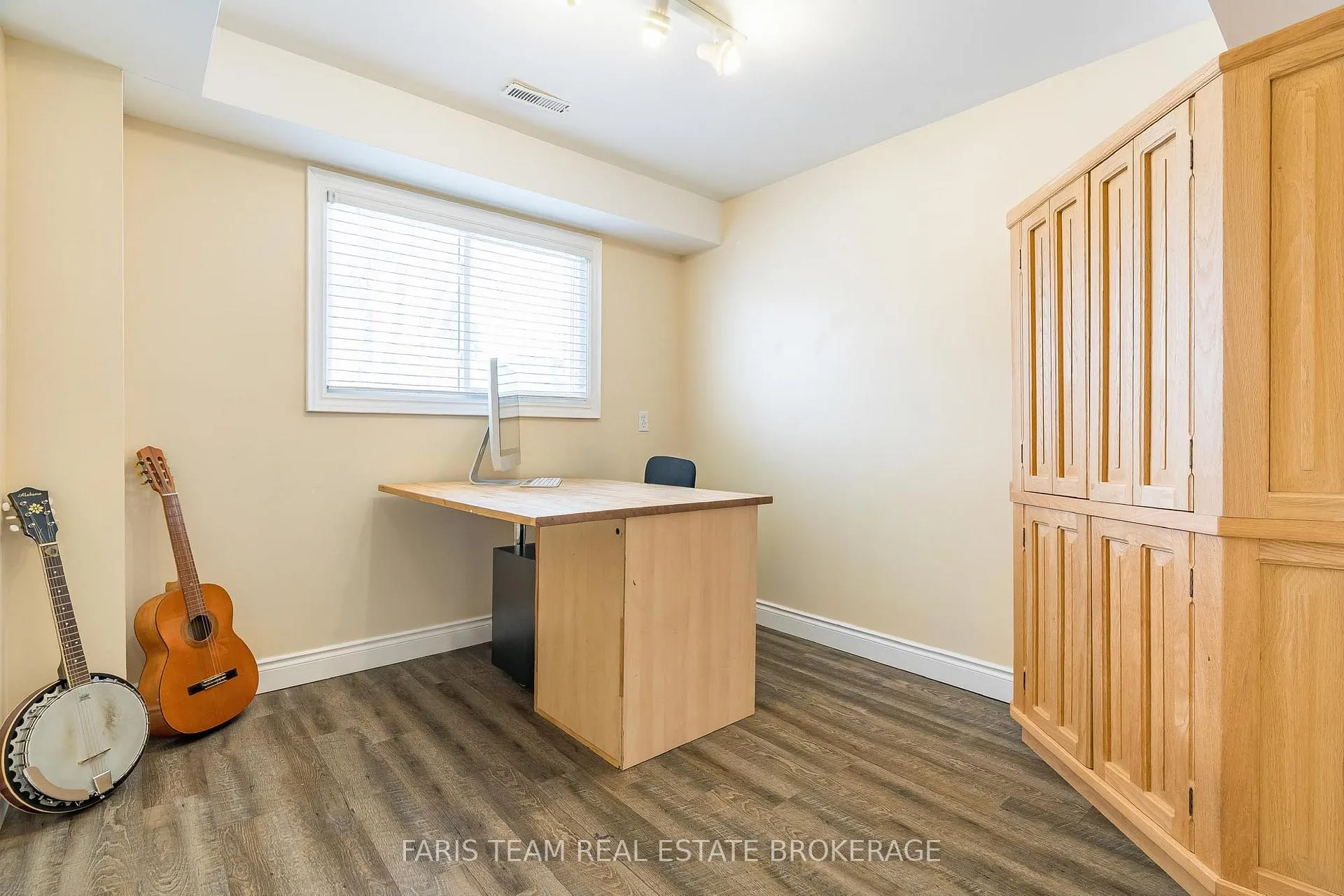 Photo 25 of 10 Davies Crescent, Barrie, Grove East — HOMEH
