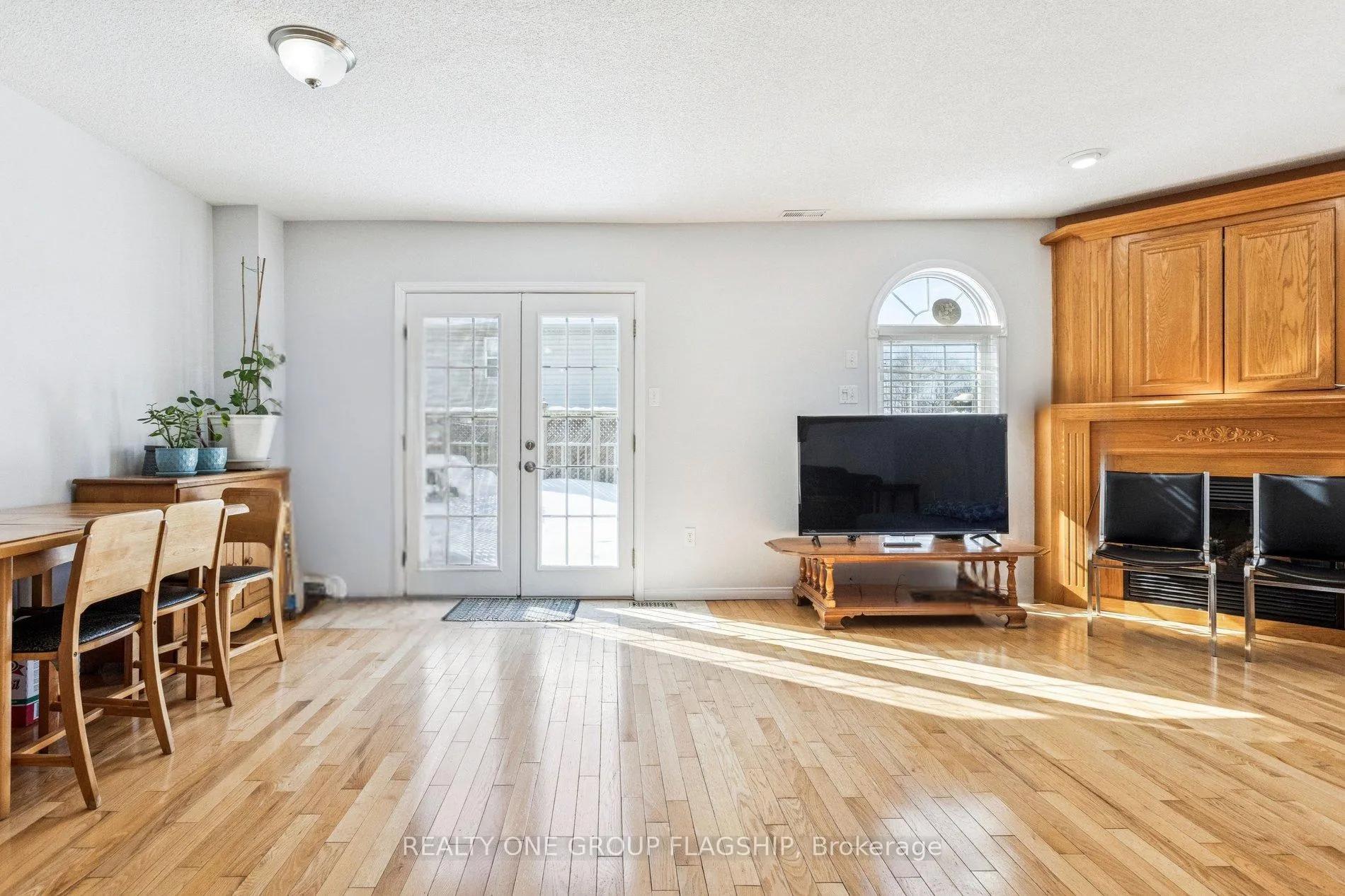 Photo 4 of 431 Veronica Drive, Kitchener, Centreville Chicopee — HOMEH