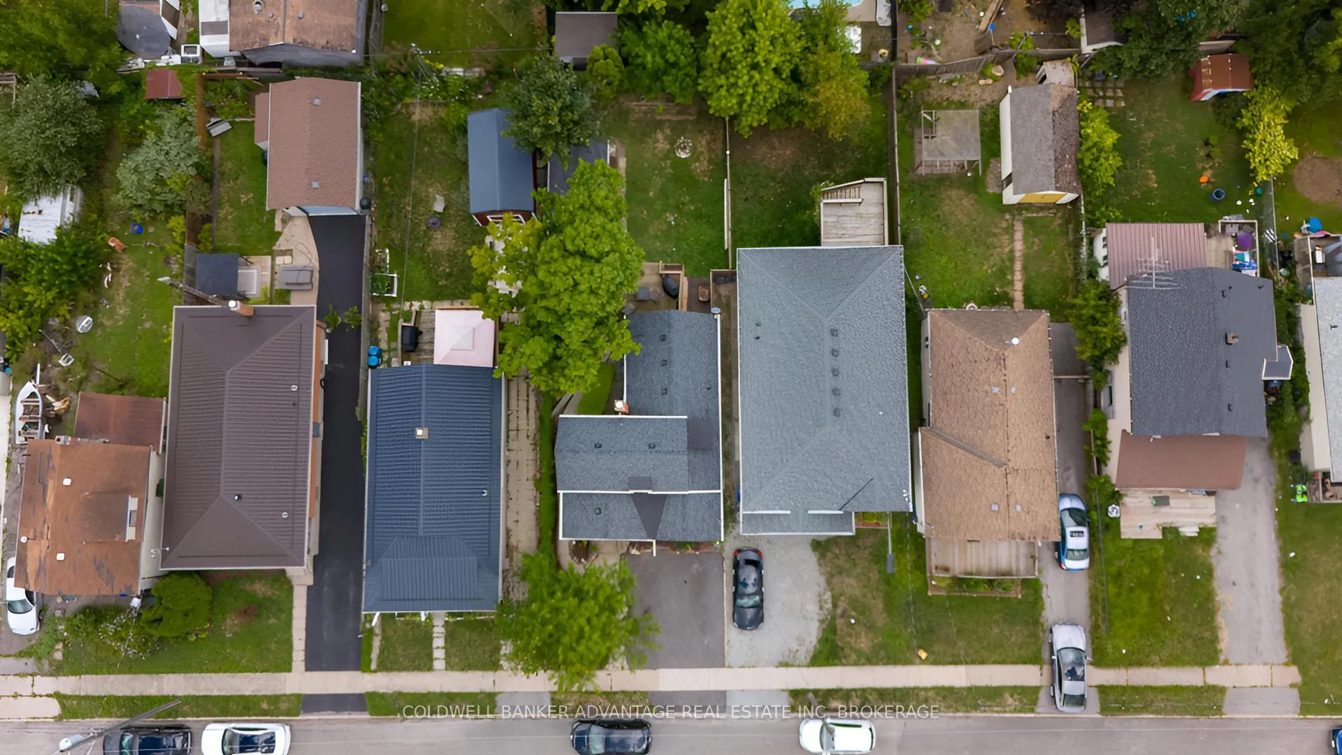Photo 3 of 10 Antwerp Street, St. Catharines, Western Hill — HOMEH