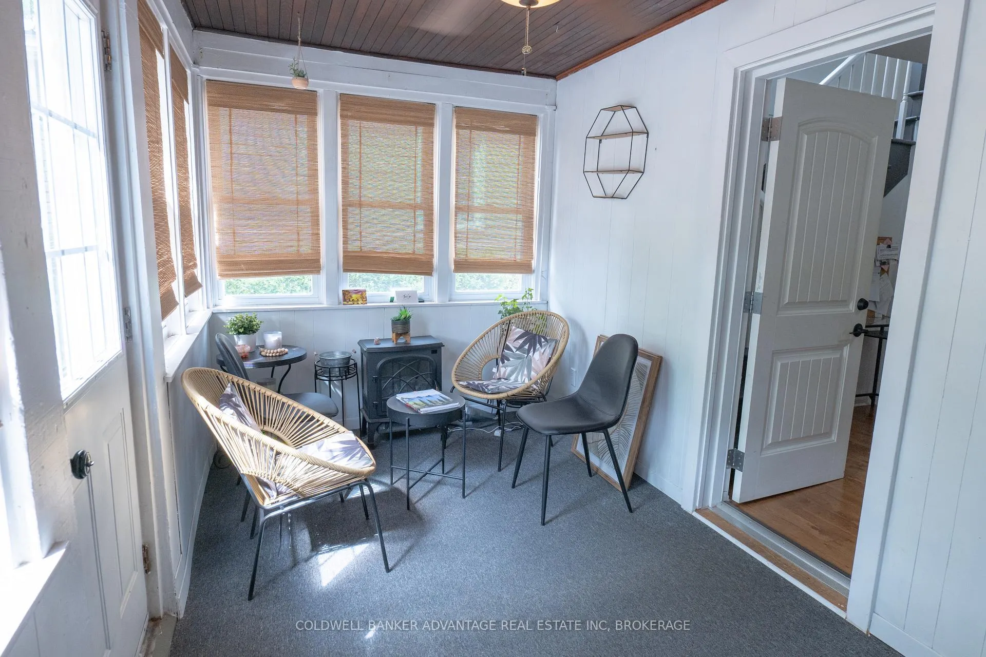 Photo 5 of 10 Antwerp Street, St. Catharines, Western Hill — HOMEH