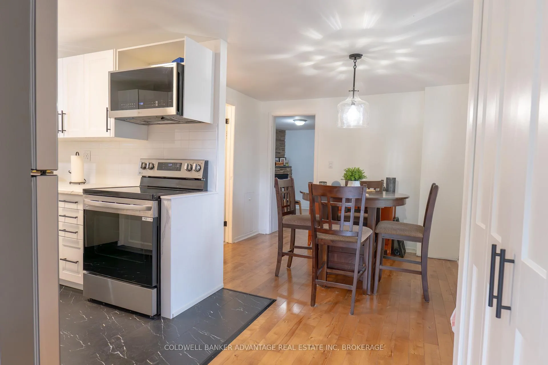 Photo 11 of 10 Antwerp Street, St. Catharines, Western Hill — HOMEH