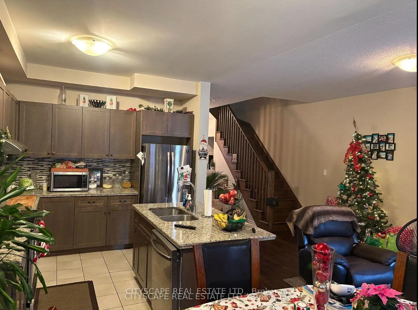 Photo 4 of 87 Sonoma Valley Crescent E, Hamilton, Mewburn — HOMEH