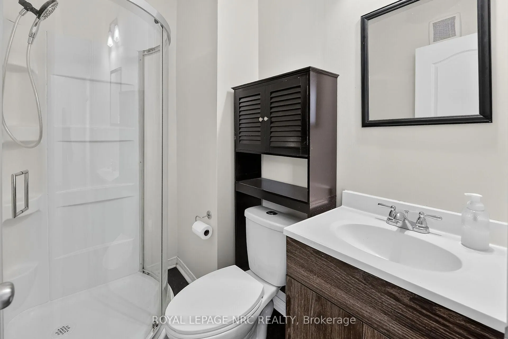 Photo 8 of 221 Lincoln Street, Welland, Lincoln/Crowland — HOMEH