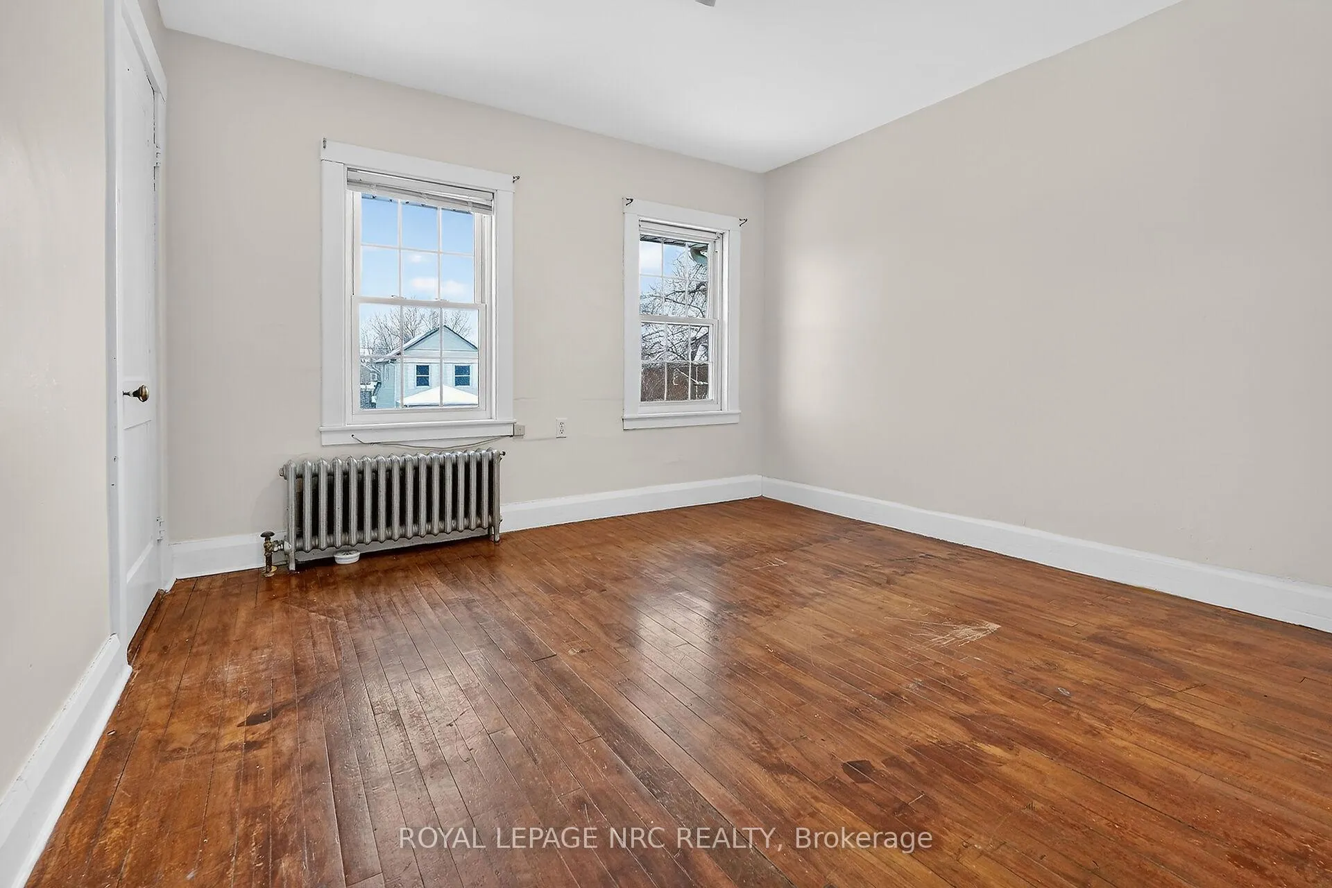 Photo 10 of 221 Lincoln Street, Welland, Lincoln/Crowland — HOMEH