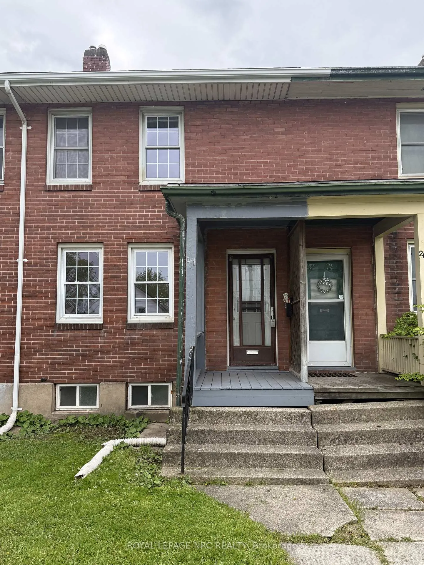 Photo 1 of 221 Lincoln Street, Welland, Lincoln/Crowland — HOMEH