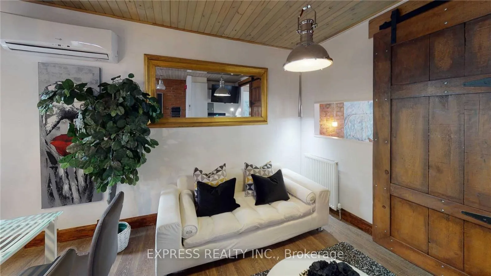 Photo 5 of Unit Upper, 146 Blackthorn Avenue, Toronto, Weston-Pellam Park — HOMEH