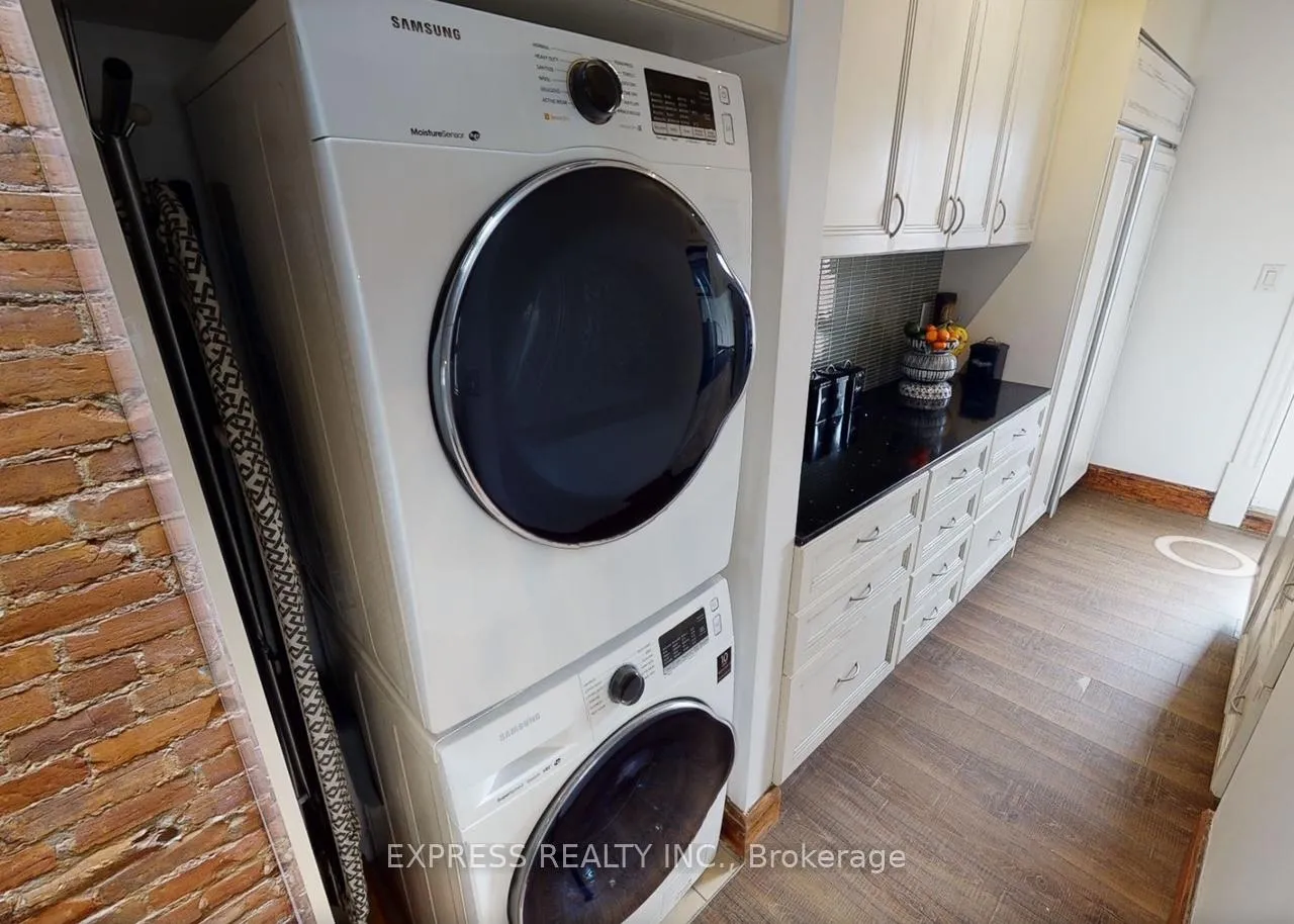 Photo 7 of Unit Upper, 146 Blackthorn Avenue, Toronto, Weston-Pellam Park — HOMEH