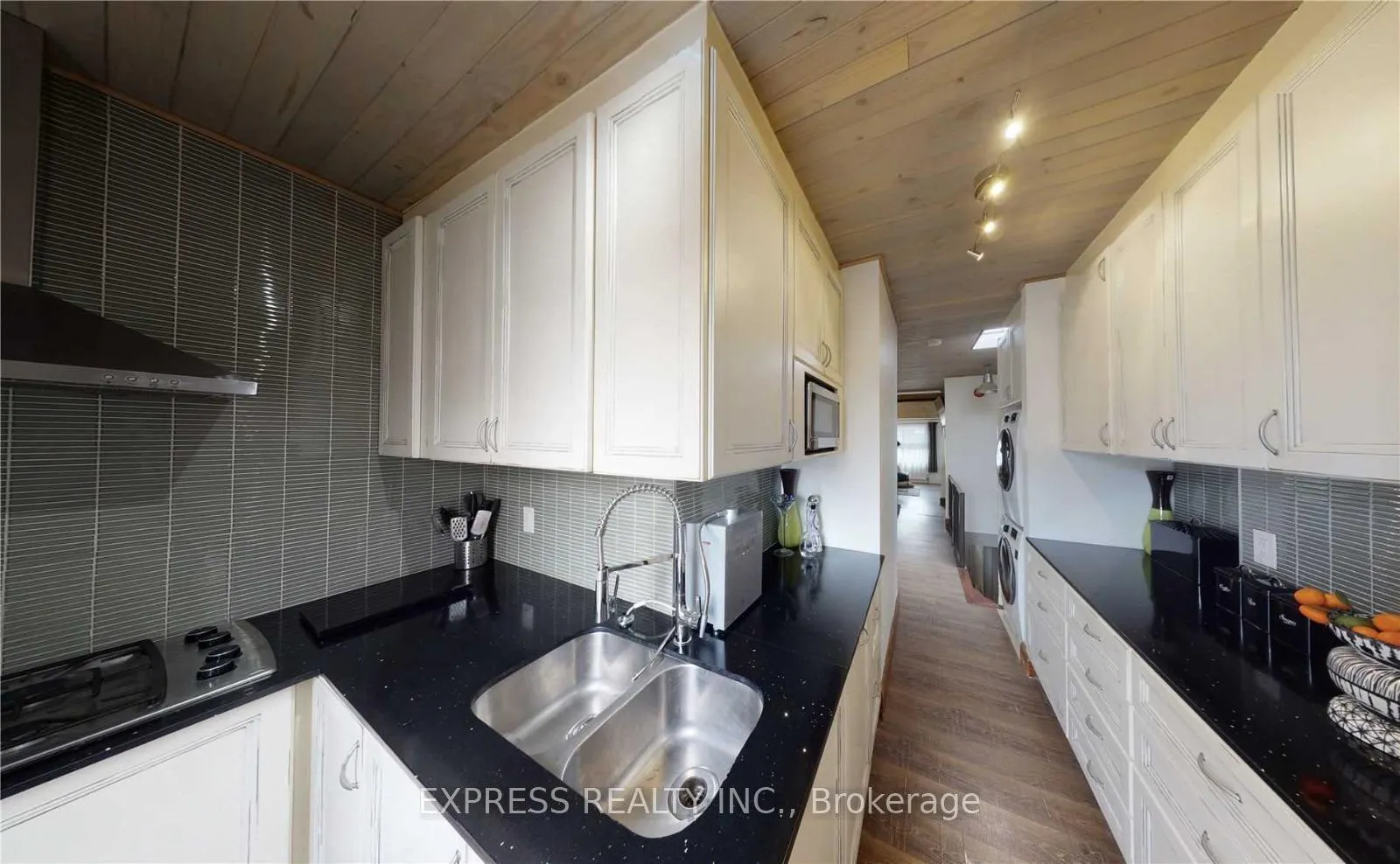 Photo 8 of Unit Upper, 146 Blackthorn Avenue, Toronto, Weston-Pellam Park — HOMEH