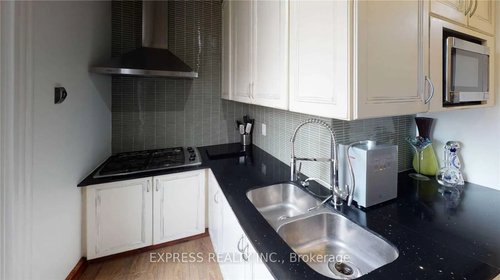 Photo 9 of Unit Upper, 146 Blackthorn Avenue, Toronto, Weston-Pellam Park — HOMEH