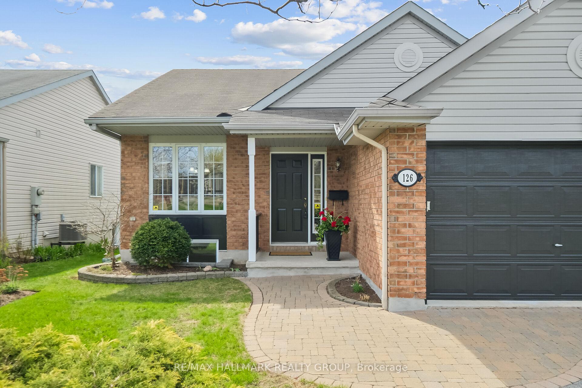 Photo 3 of 126 Grandpark Circle, Ottawa, Hunt Club Park — HOMEH
