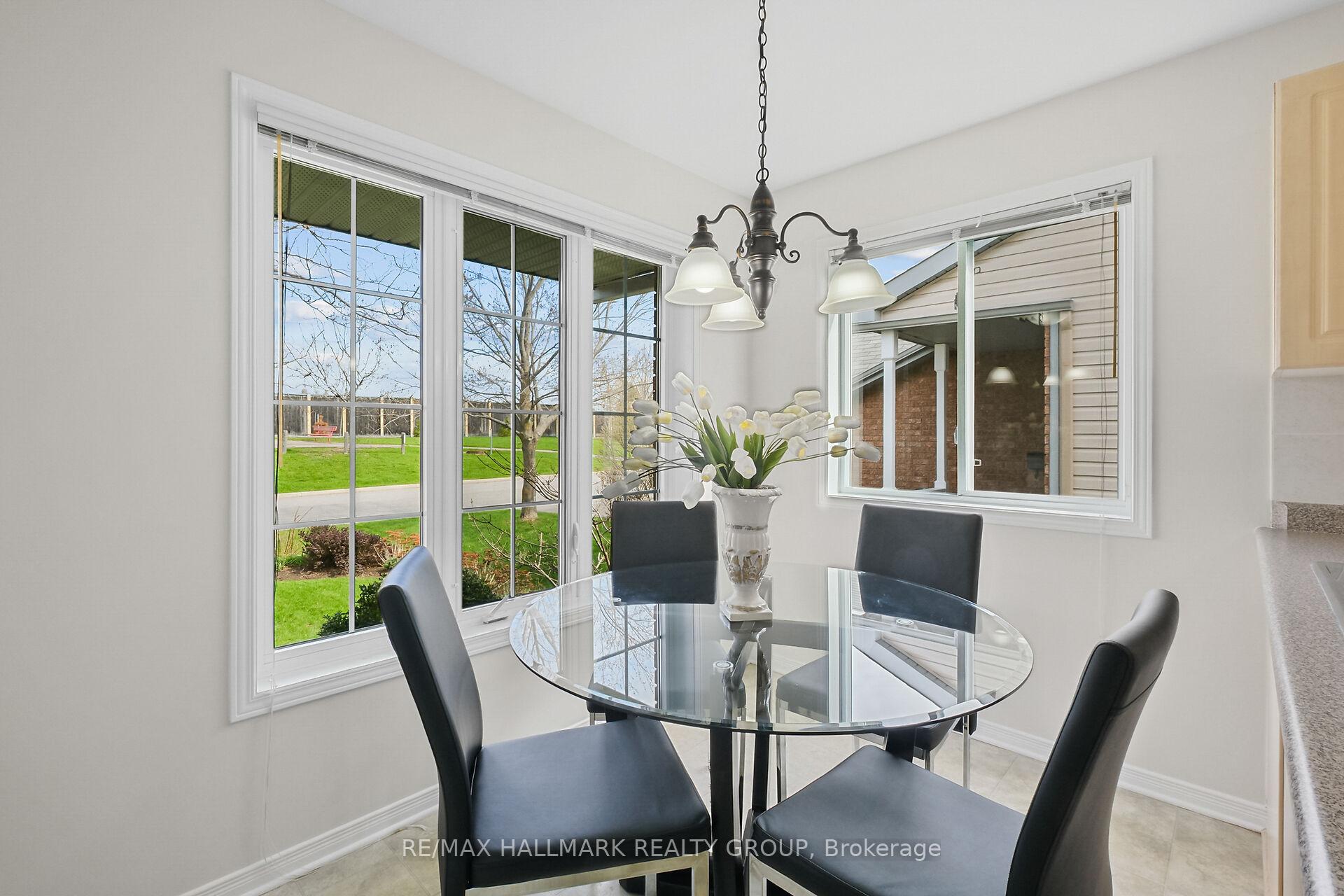 Photo 14 of 126 Grandpark Circle, Ottawa, Hunt Club Park — HOMEH