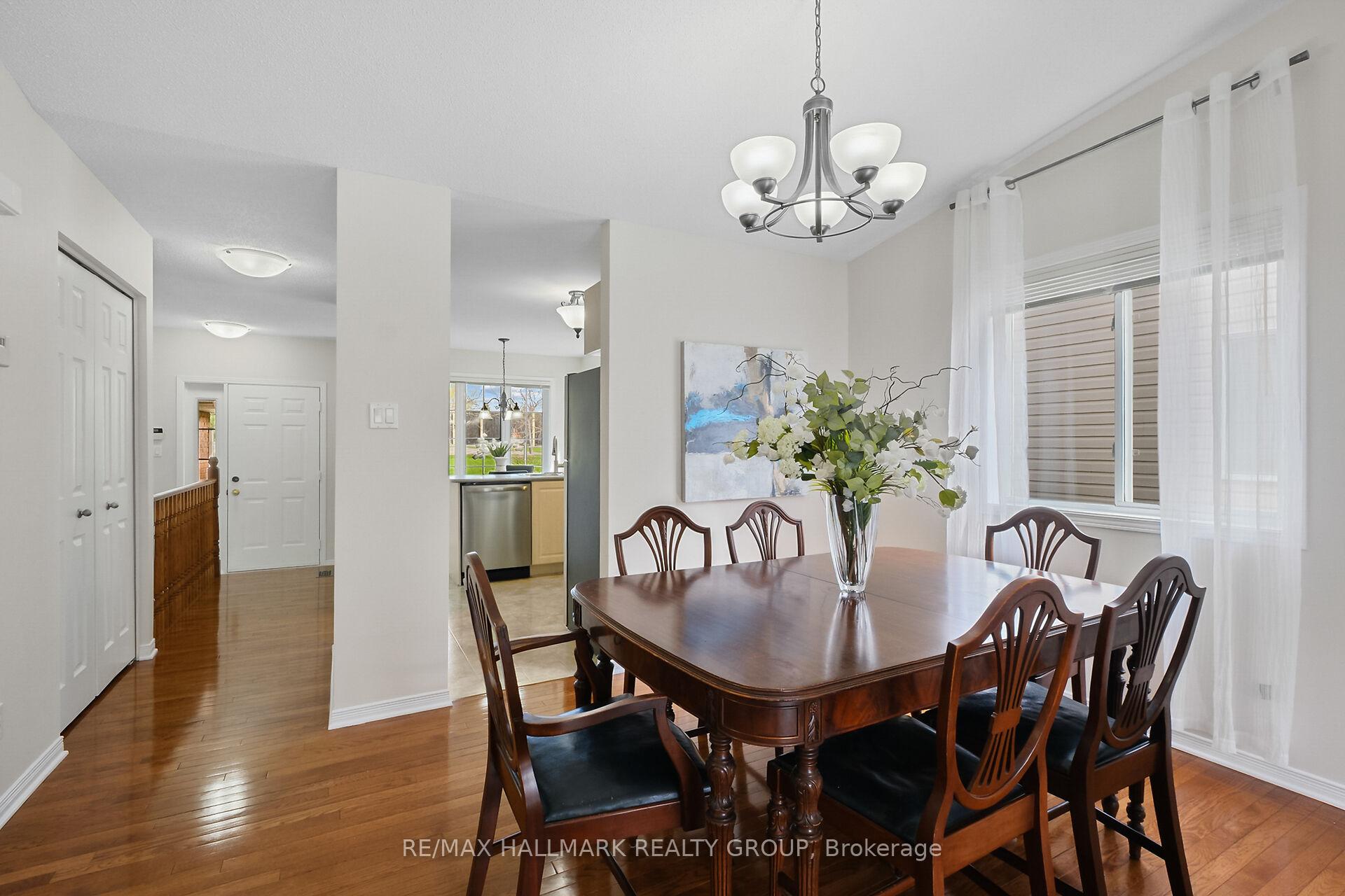 Photo 15 of 126 Grandpark Circle, Ottawa, Hunt Club Park — HOMEH