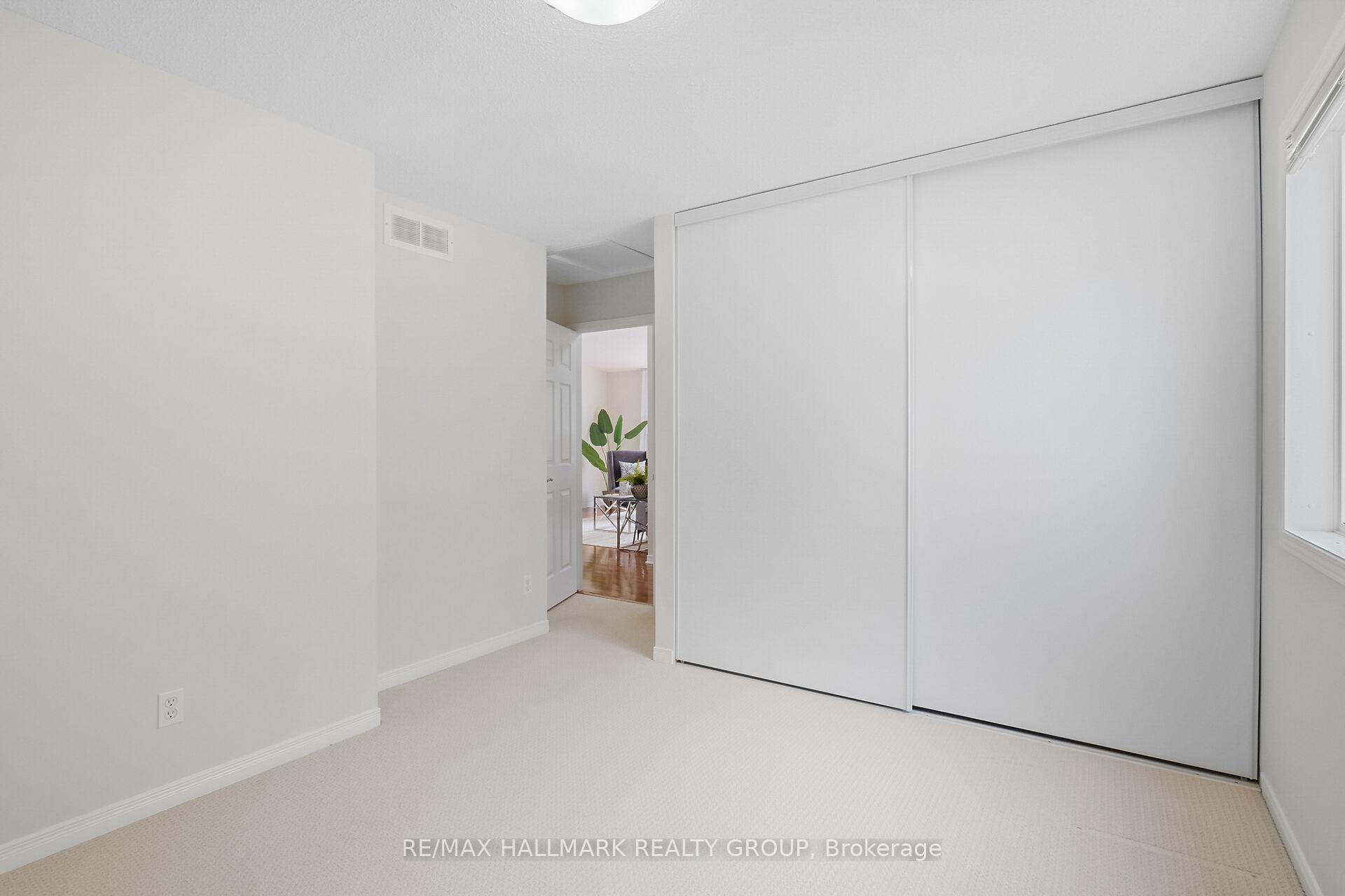 Photo 31 of 126 Grandpark Circle, Ottawa, Hunt Club Park — HOMEH