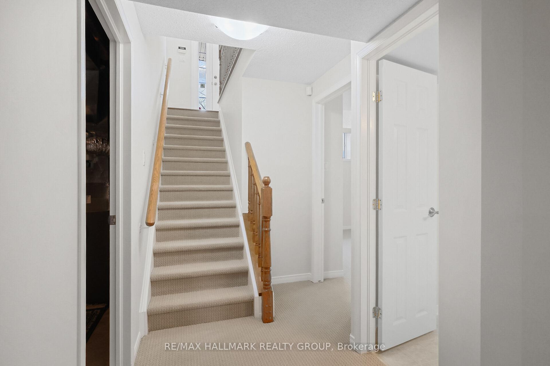 Photo 34 of 126 Grandpark Circle, Ottawa, Hunt Club Park — HOMEH