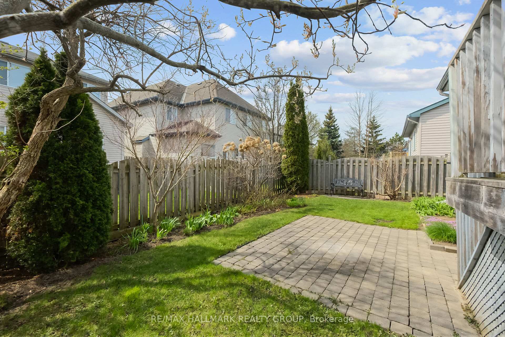 Photo 42 of 126 Grandpark Circle, Ottawa, Hunt Club Park — HOMEH