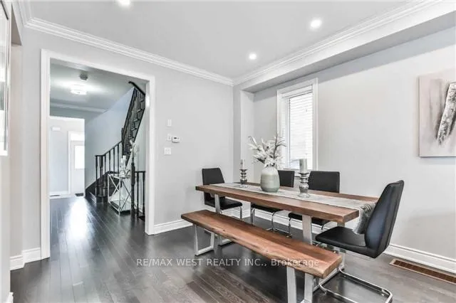 Photo 4 of 309 Moody Drive, Vaughan, Kleinburg — HOMEH