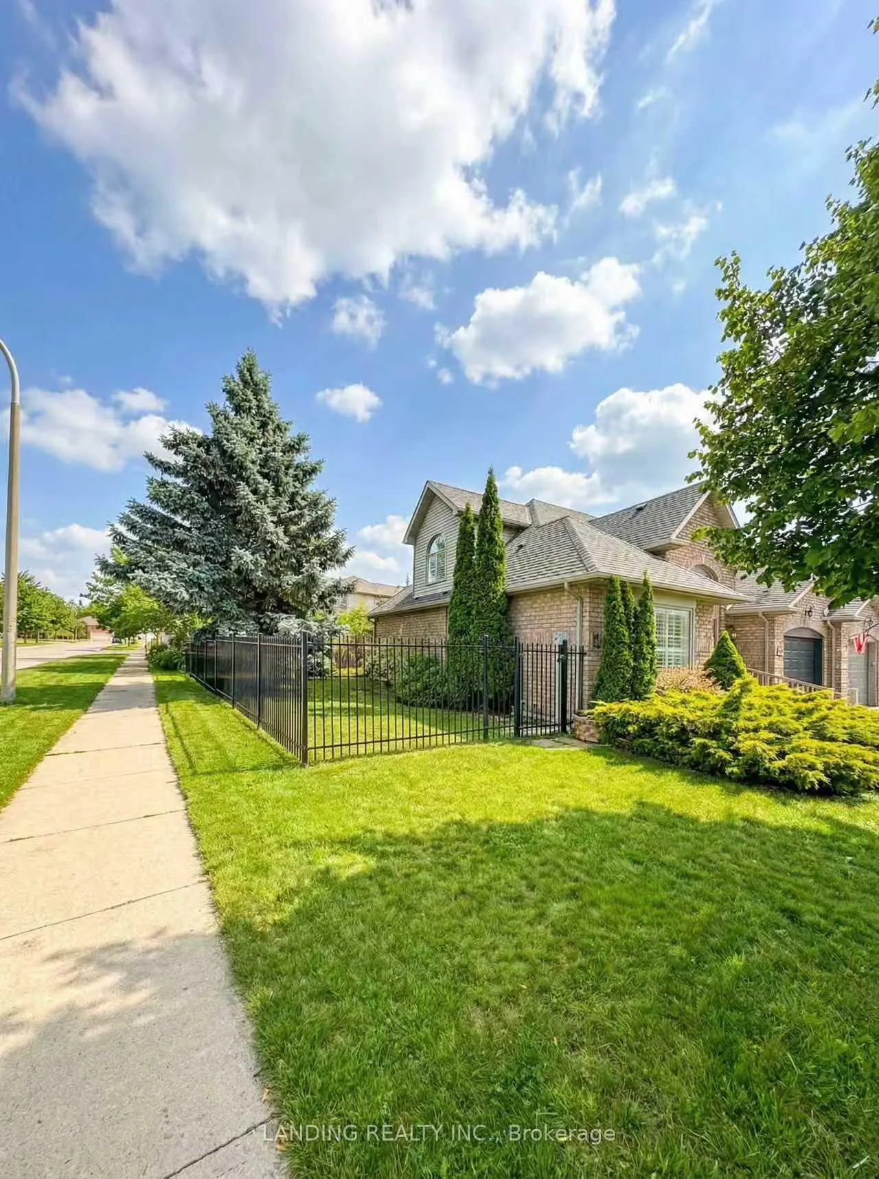 Photo 15 of 32 Red Haven Drive, Grimsby, Grimsby Beach — HOMEH