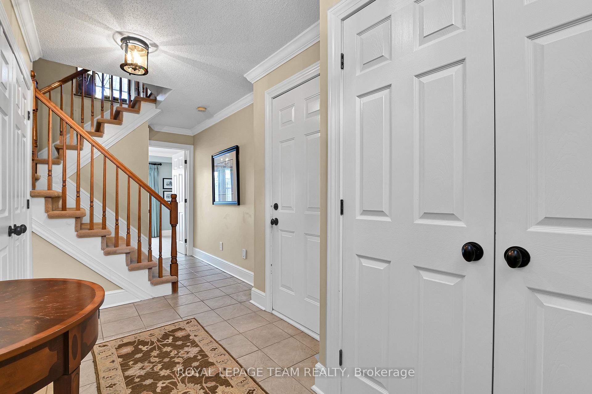 Photo 6 of 67 Jardin, Ottawa, Manor Park — HOMEH