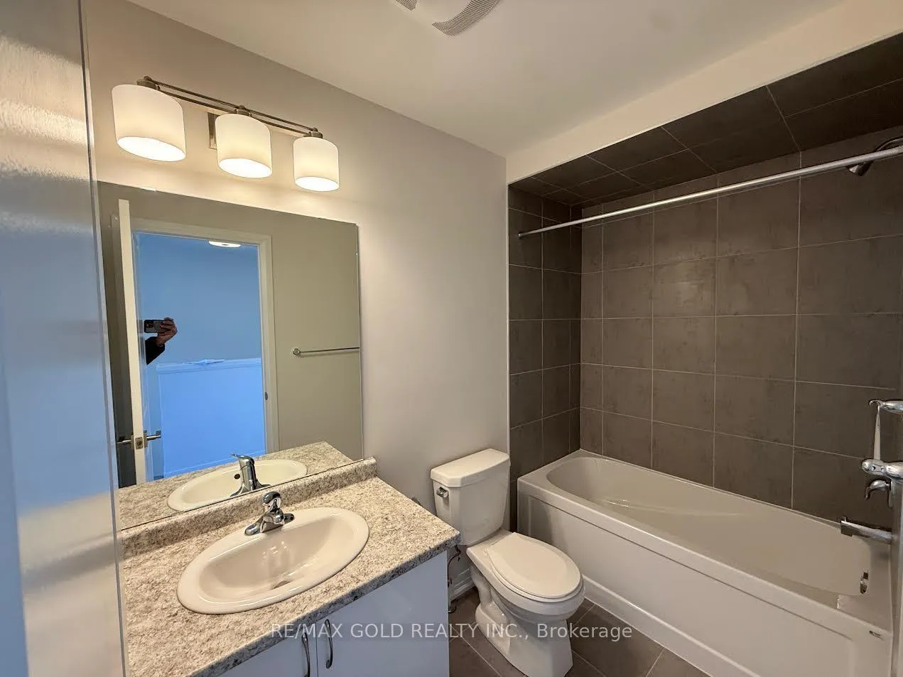 Photo 9 of Unit 34, 313 Conklin Road SW, Brantford — HOMEH