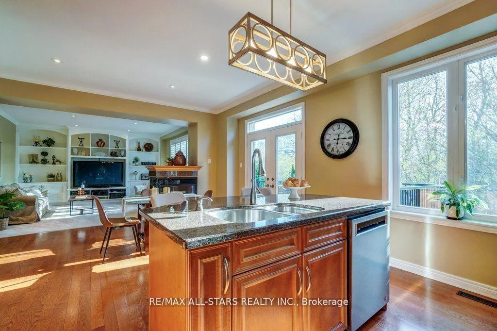 Photo 15 of 64 Button Crescent, Uxbridge — HOMEH