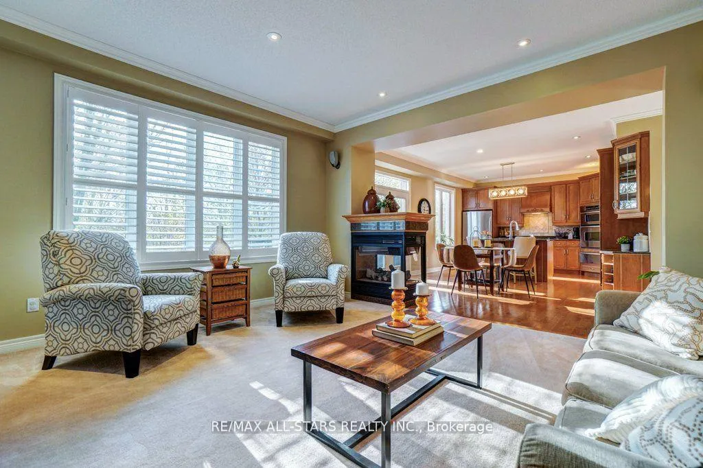 Photo 17 of 64 Button Crescent, Uxbridge — HOMEH