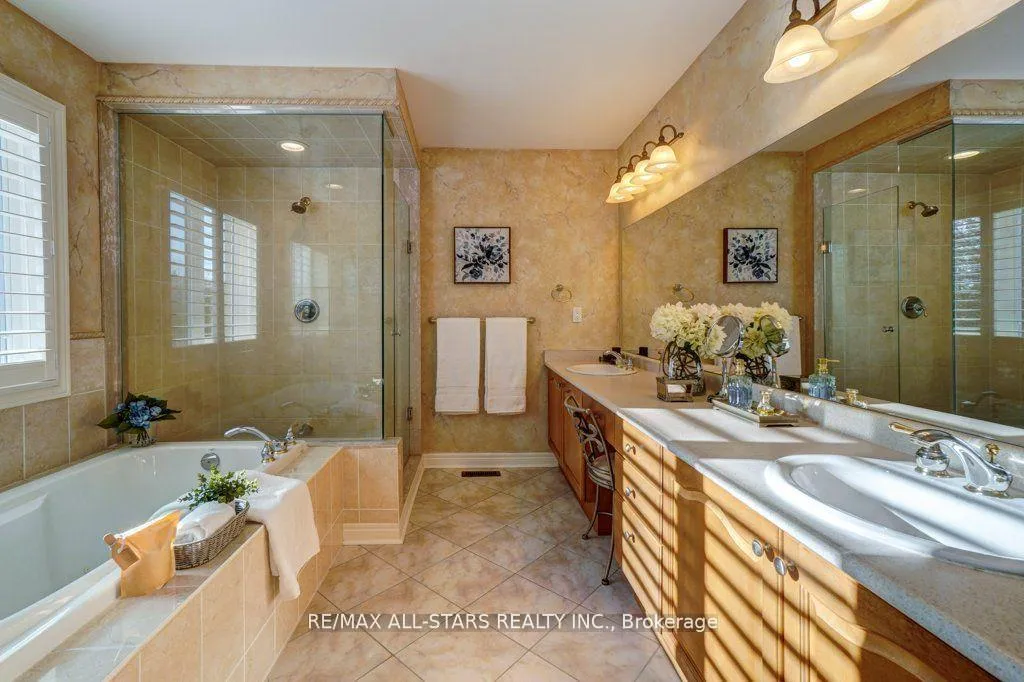 Photo 20 of 64 Button Crescent, Uxbridge — HOMEH