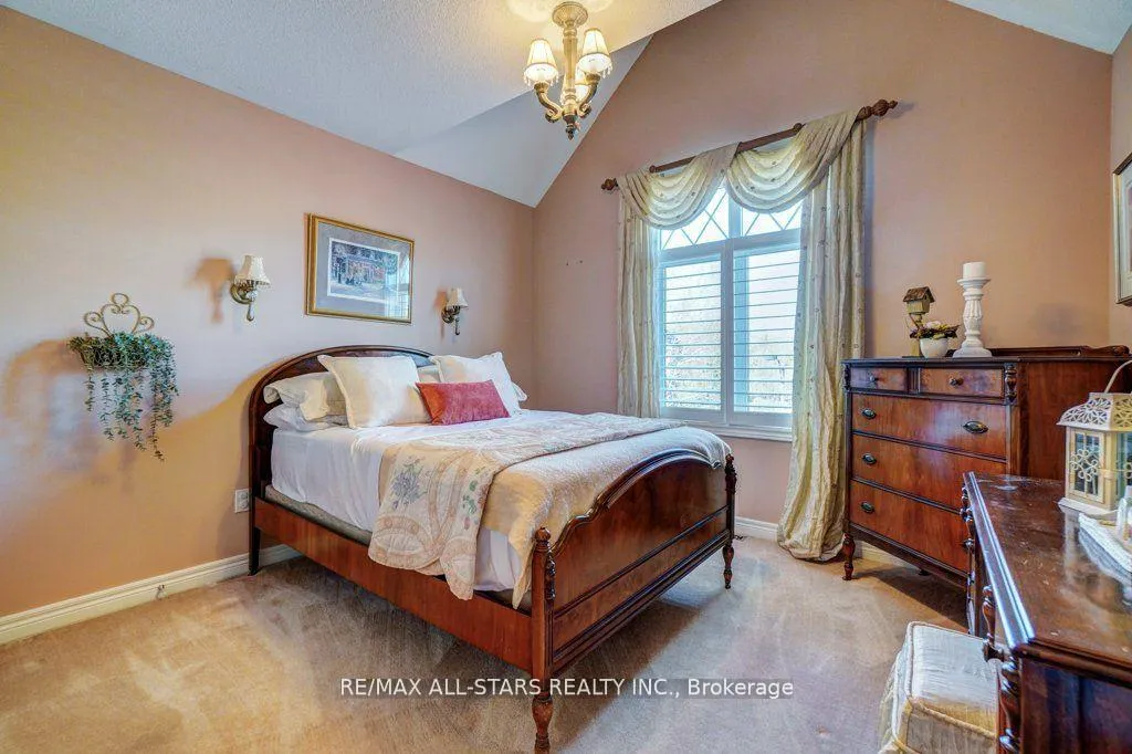 Photo 24 of 64 Button Crescent, Uxbridge — HOMEH