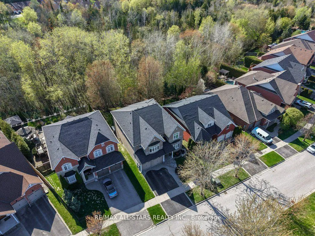 Photo 47 of 64 Button Crescent, Uxbridge — HOMEH