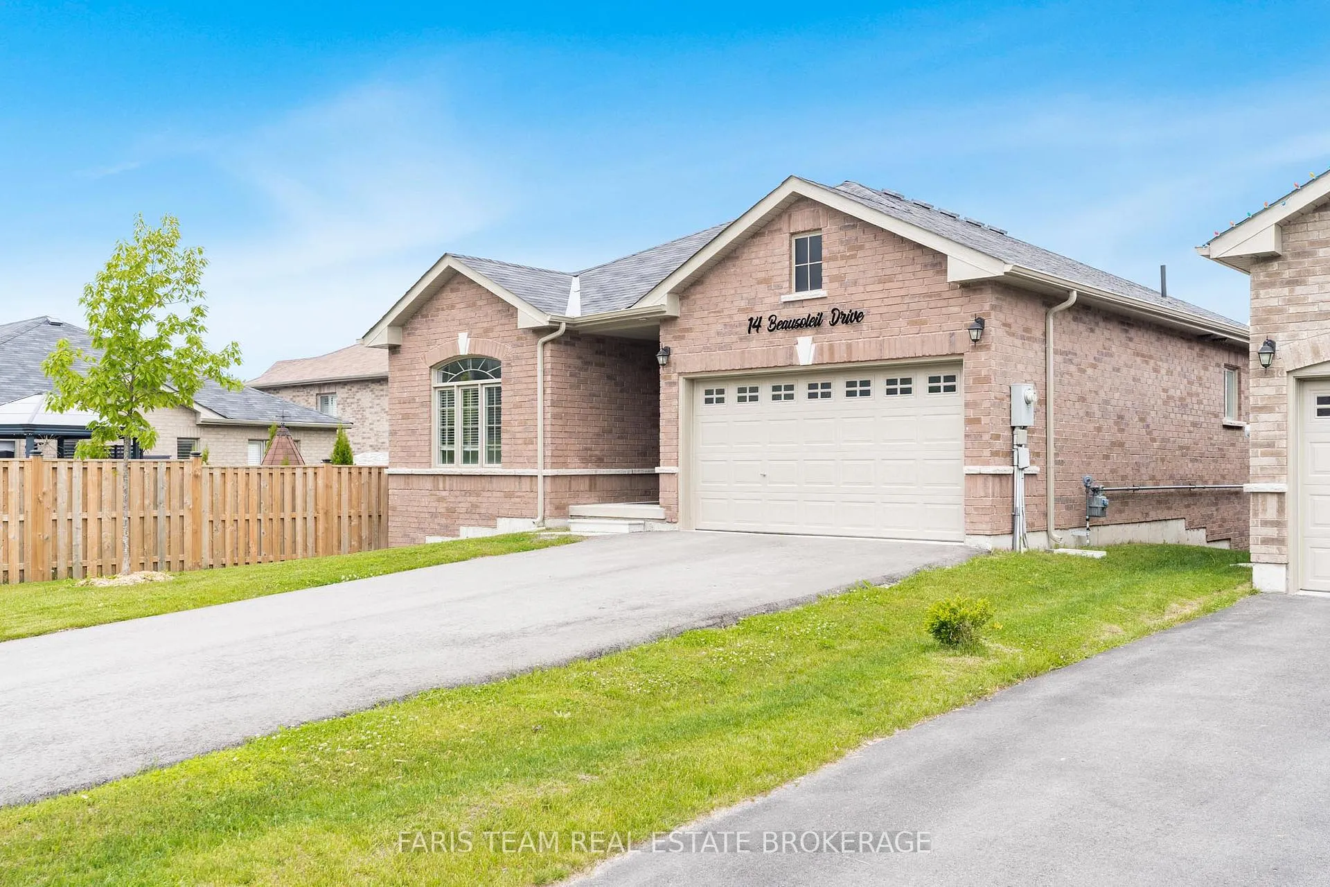 Photo 4 of 14 Beausoleil Drive, Penetanguishene — HOMEH