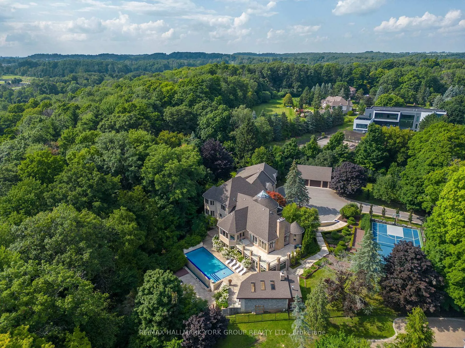 Photo 2 of 24 Dew Drop Court, Vaughan, Rural Vaughan — HOMEH