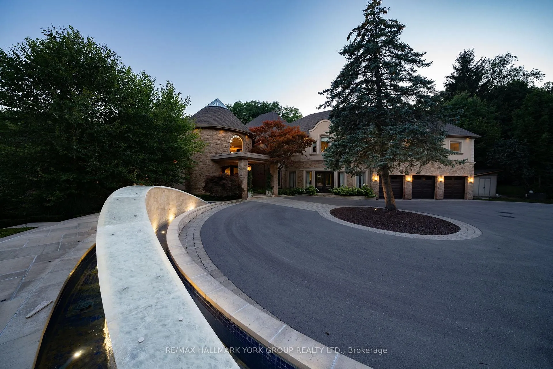 Photo 4 of 24 Dew Drop Court, Vaughan, Rural Vaughan — HOMEH