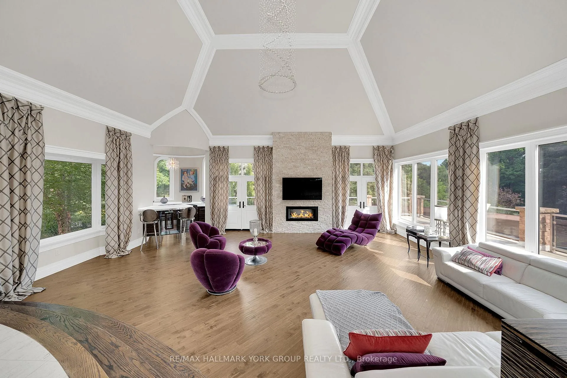 Photo 6 of 24 Dew Drop Court, Vaughan, Rural Vaughan — HOMEH