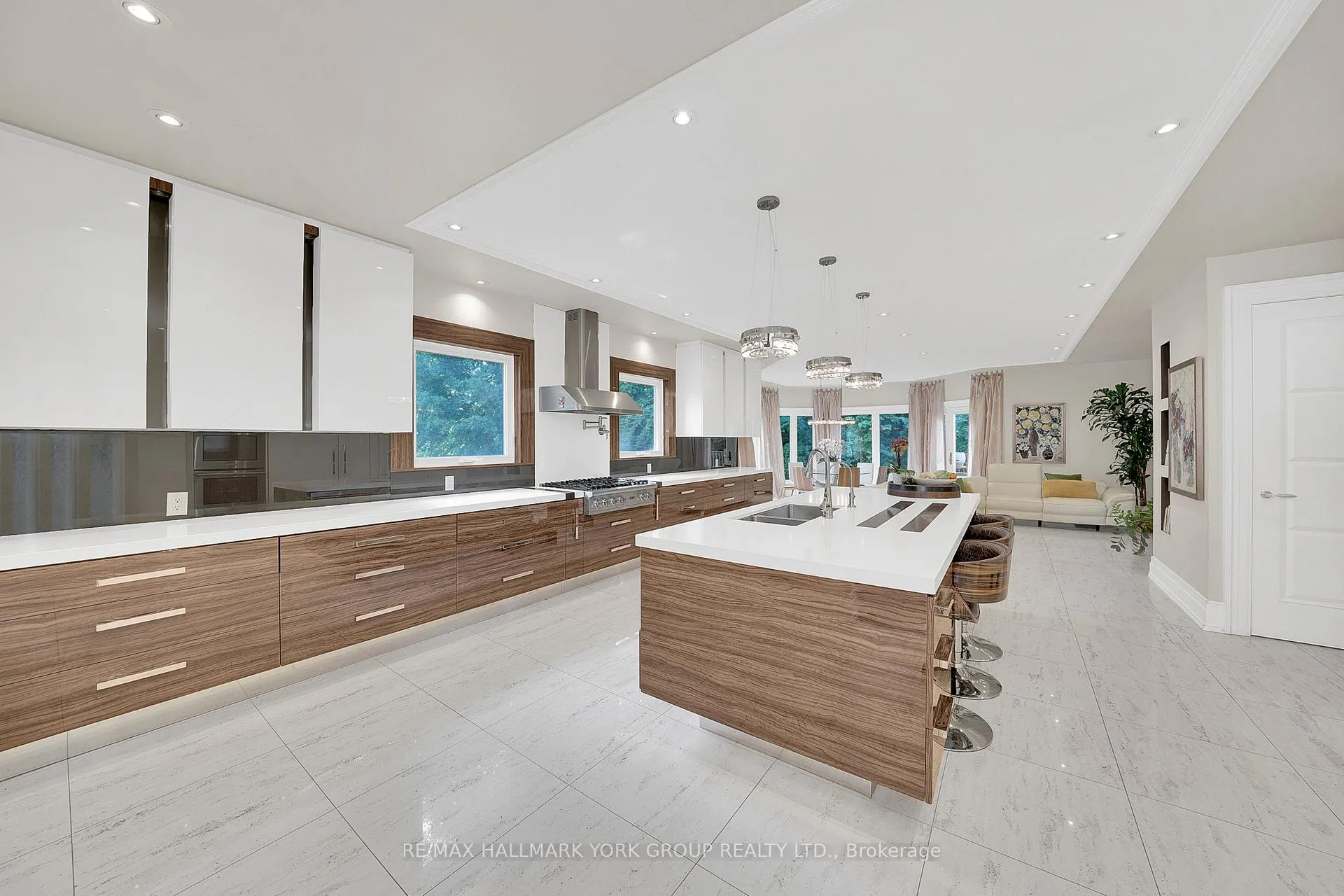 Photo 8 of 24 Dew Drop Court, Vaughan, Rural Vaughan — HOMEH