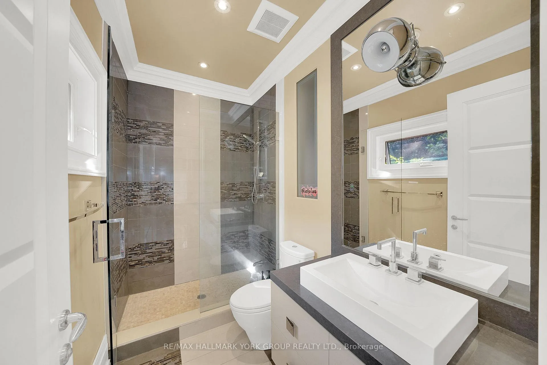 Photo 18 of 24 Dew Drop Court, Vaughan, Rural Vaughan — HOMEH