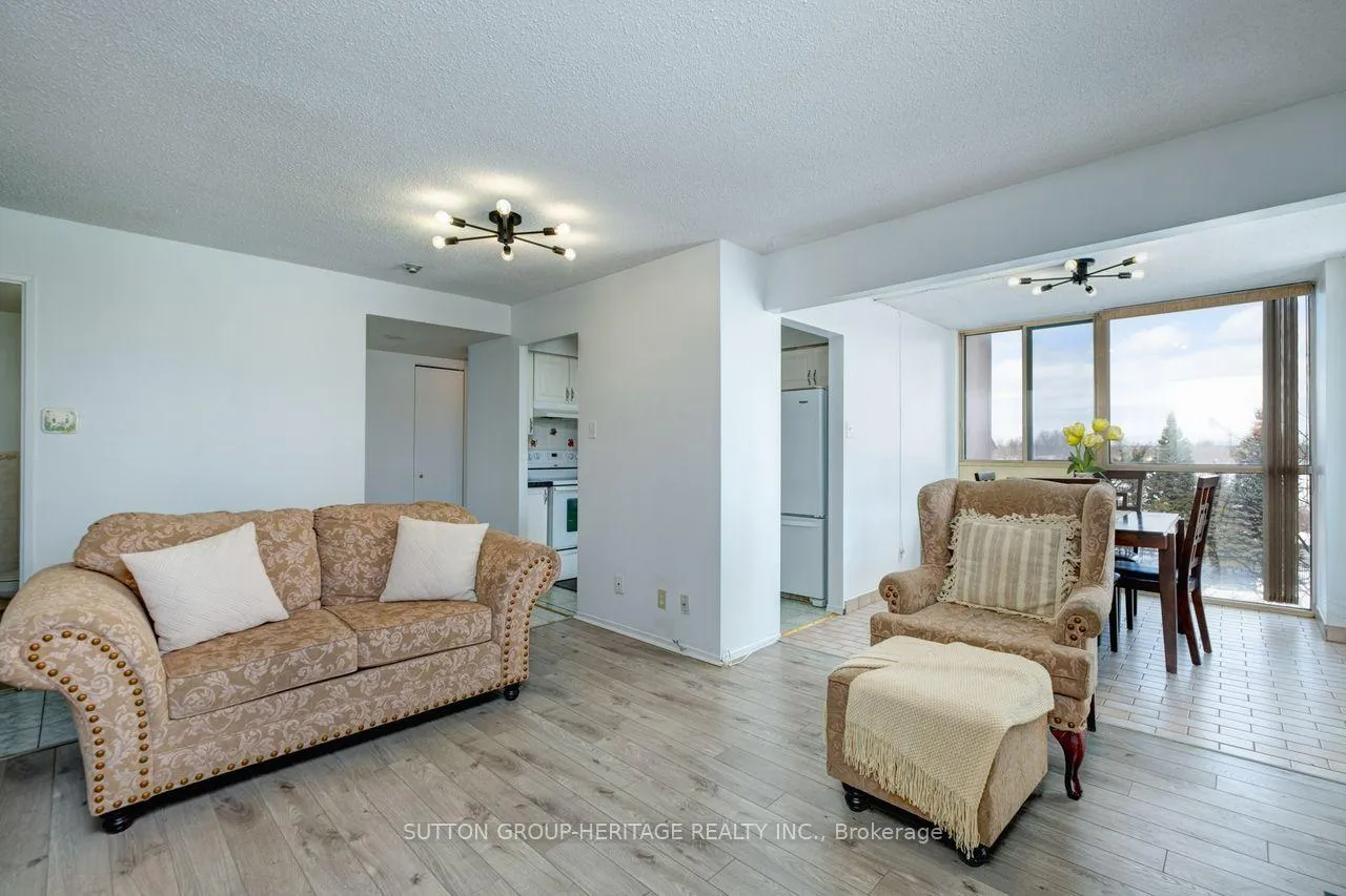 Photo 5 of Unit 406, 61 Markbrook Lane, Etobicoke, Mount Olive-Silverstone-Jamestown — HOMEH