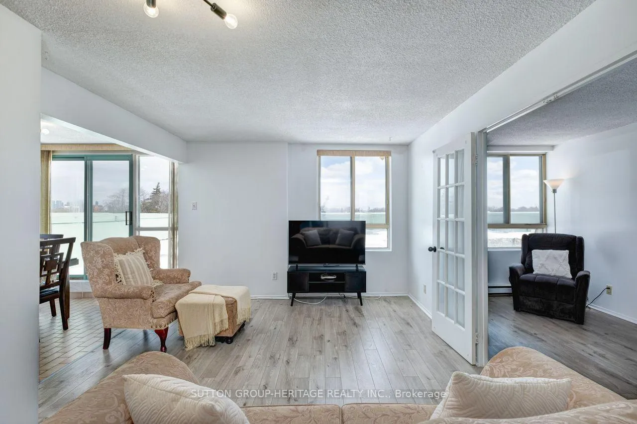 Photo 6 of Unit 406, 61 Markbrook Lane, Etobicoke, Mount Olive-Silverstone-Jamestown — HOMEH