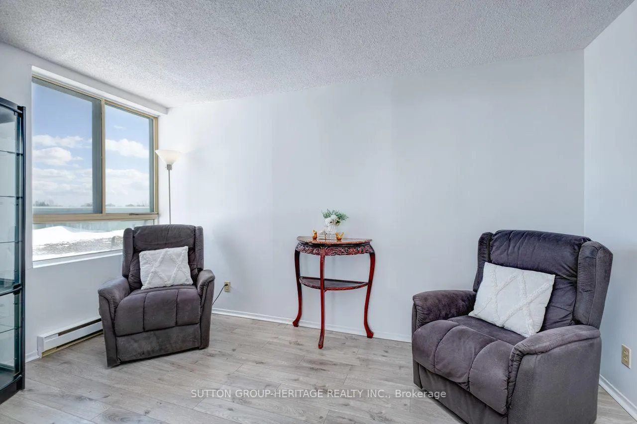 Photo 8 of Unit 406, 61 Markbrook Lane, Etobicoke, Mount Olive-Silverstone-Jamestown — HOMEH