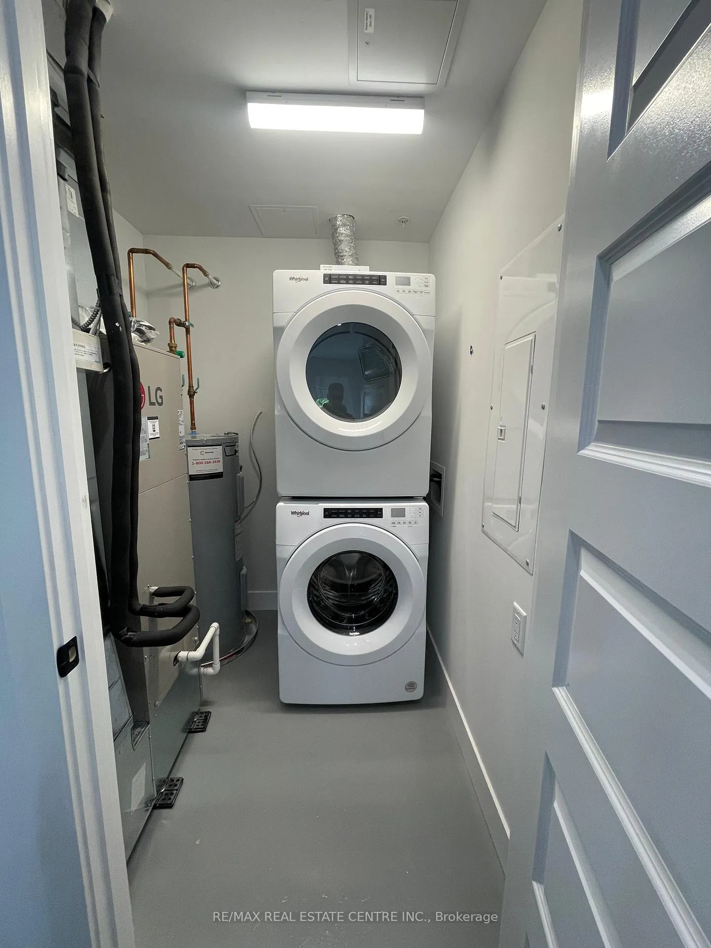 Photo 7 of Unit 613, 1000 Lackner Place, Kitchener — HOMEH