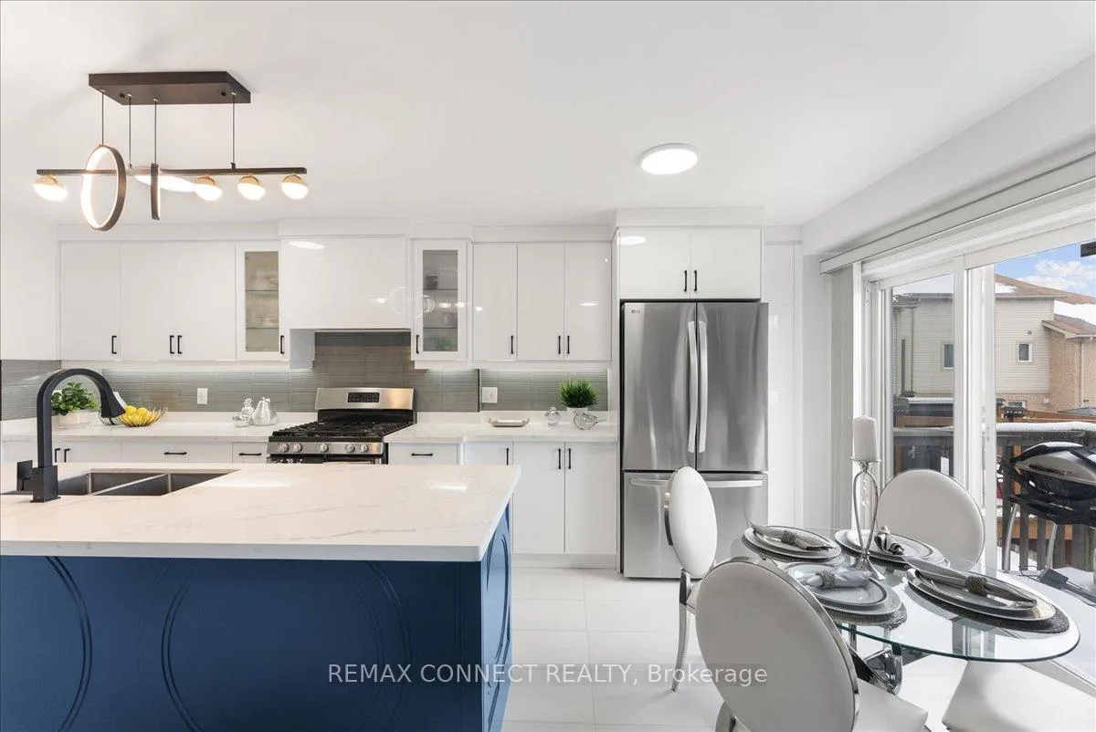 Photo 9 of 94 Todhunter Crescent, Ajax, Northeast Ajax — HOMEH