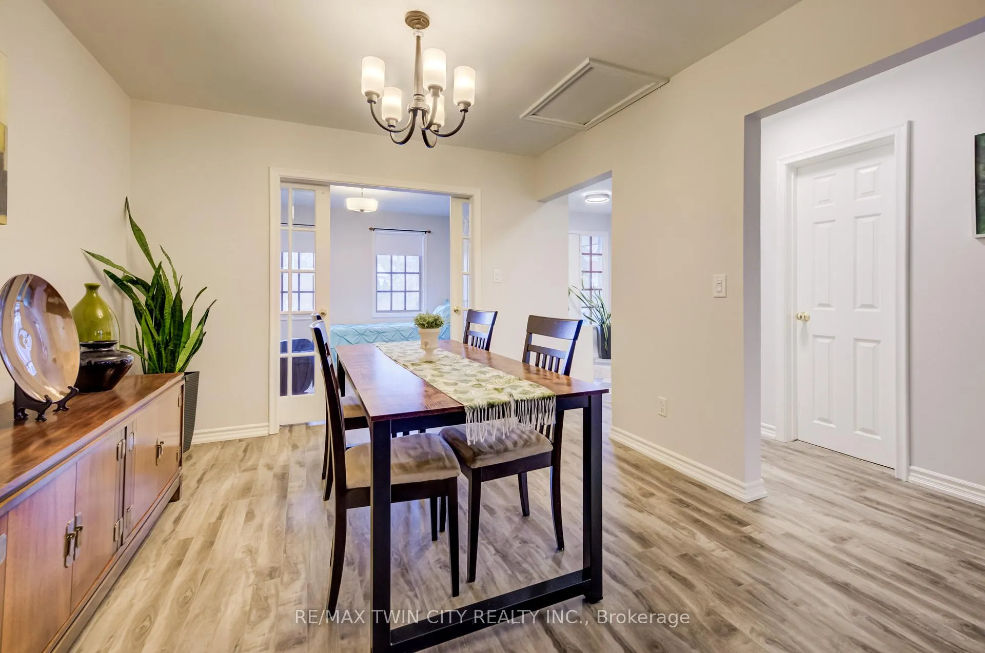 Photo 3 of 45 Palmerston Avenue, Brantford — HOMEH