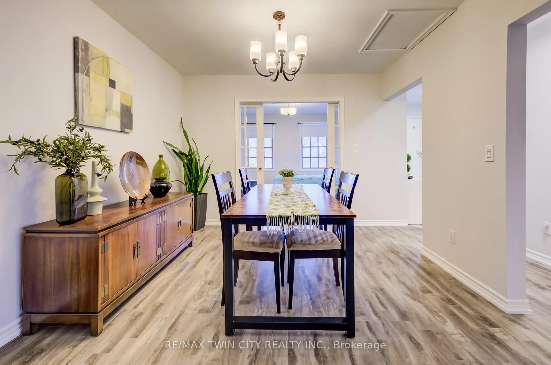 Photo 4 of 45 Palmerston Avenue, Brantford — HOMEH