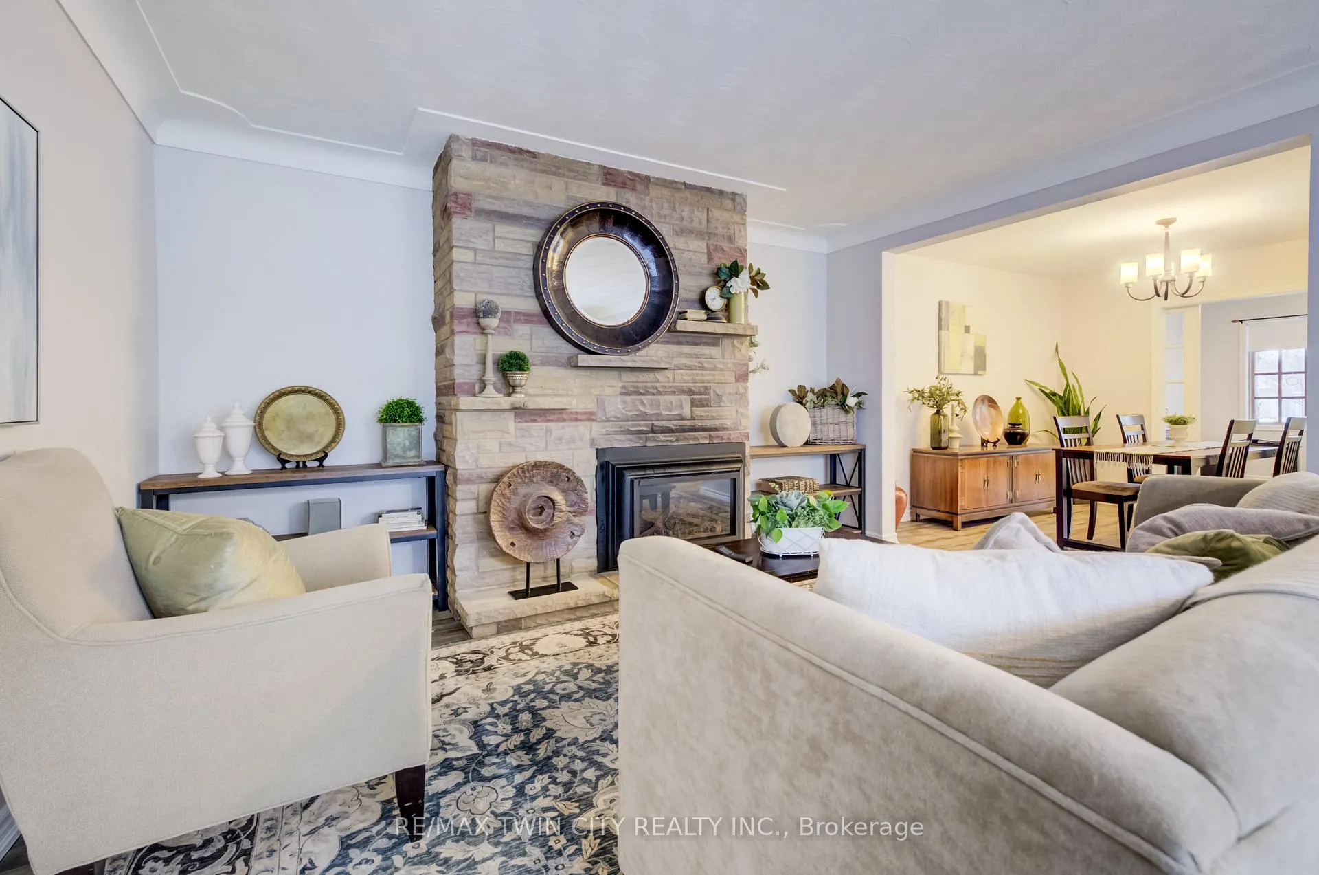 Photo 12 of 45 Palmerston Avenue, Brantford — HOMEH