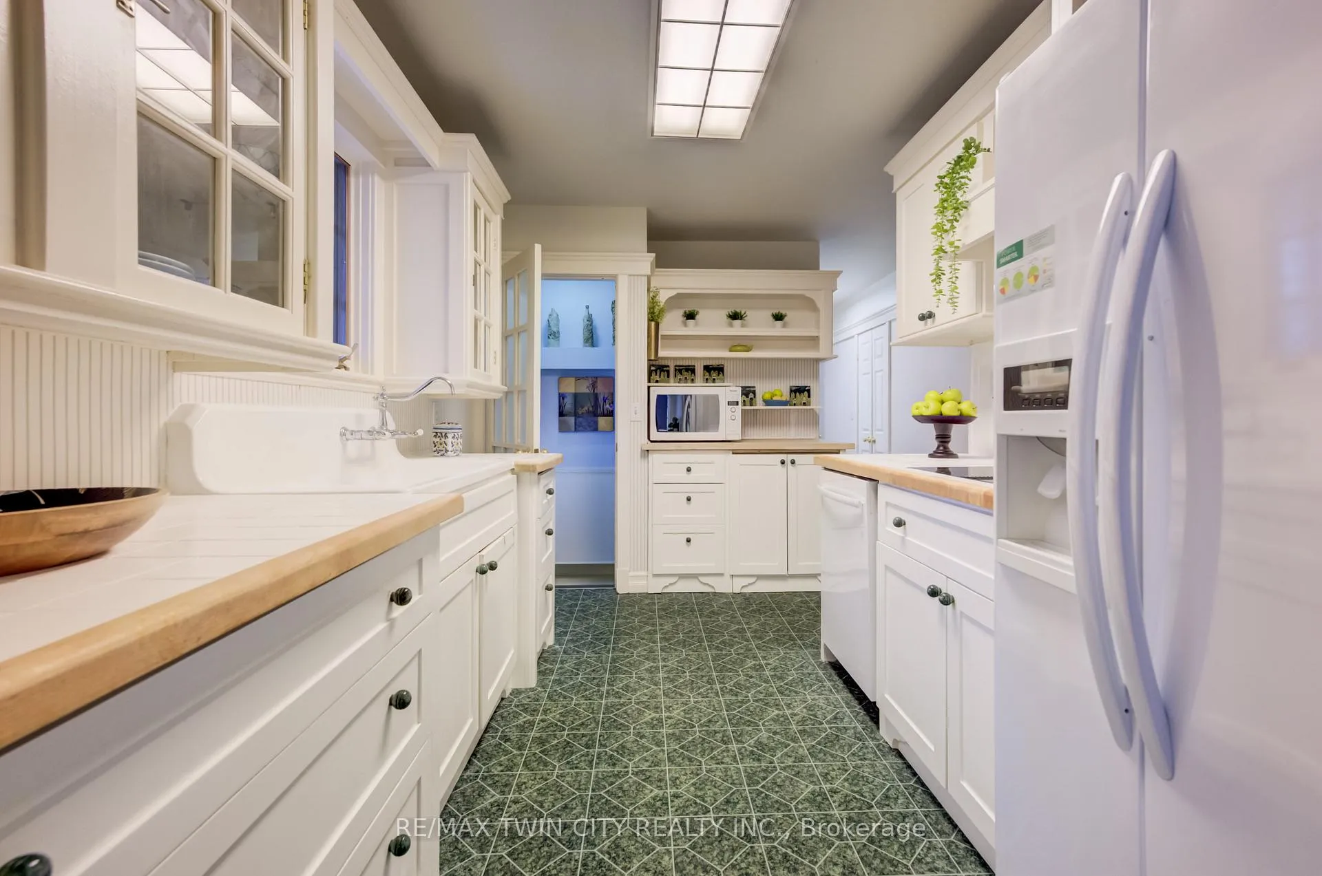 Photo 13 of 45 Palmerston Avenue, Brantford — HOMEH