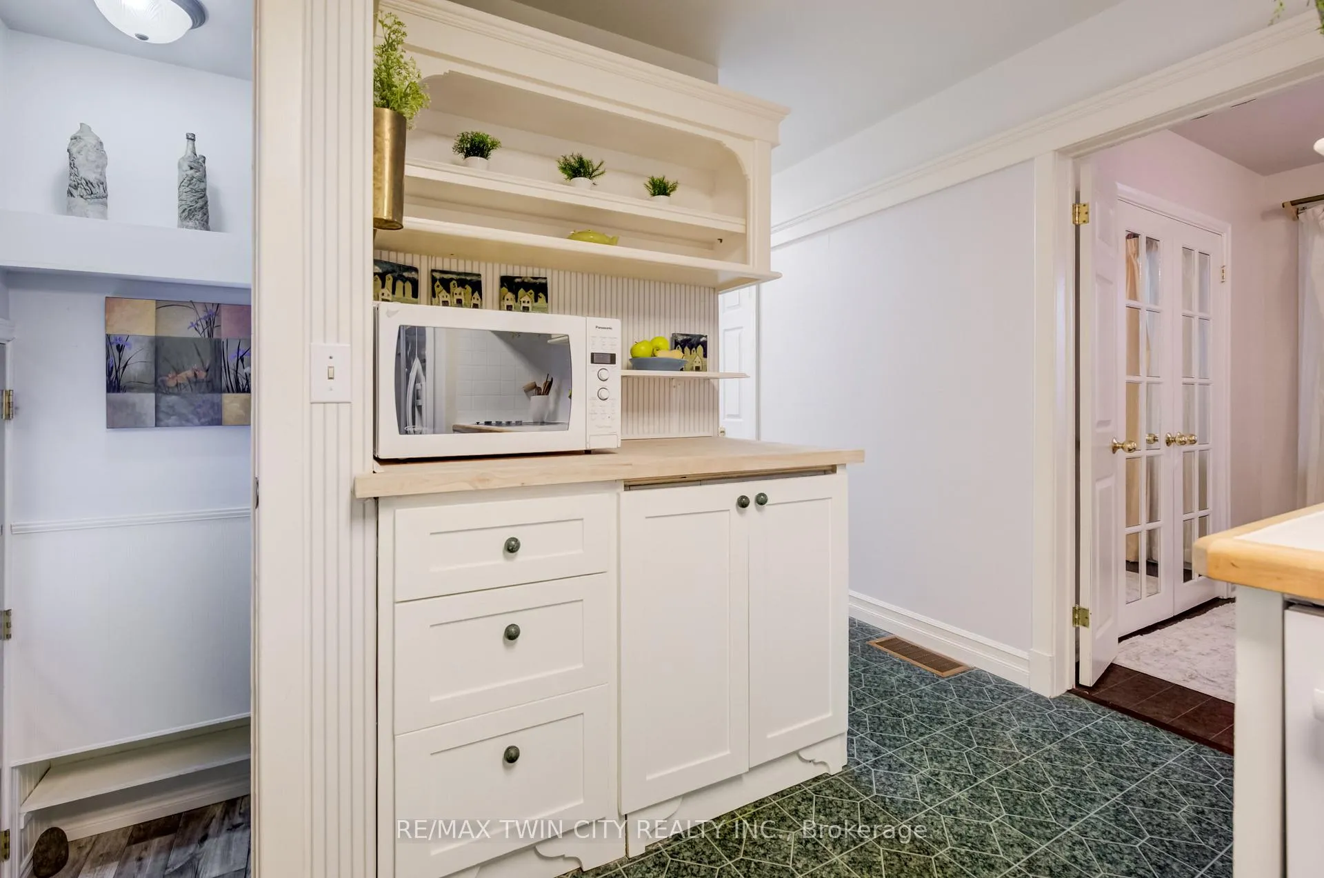 Photo 17 of 45 Palmerston Avenue, Brantford — HOMEH