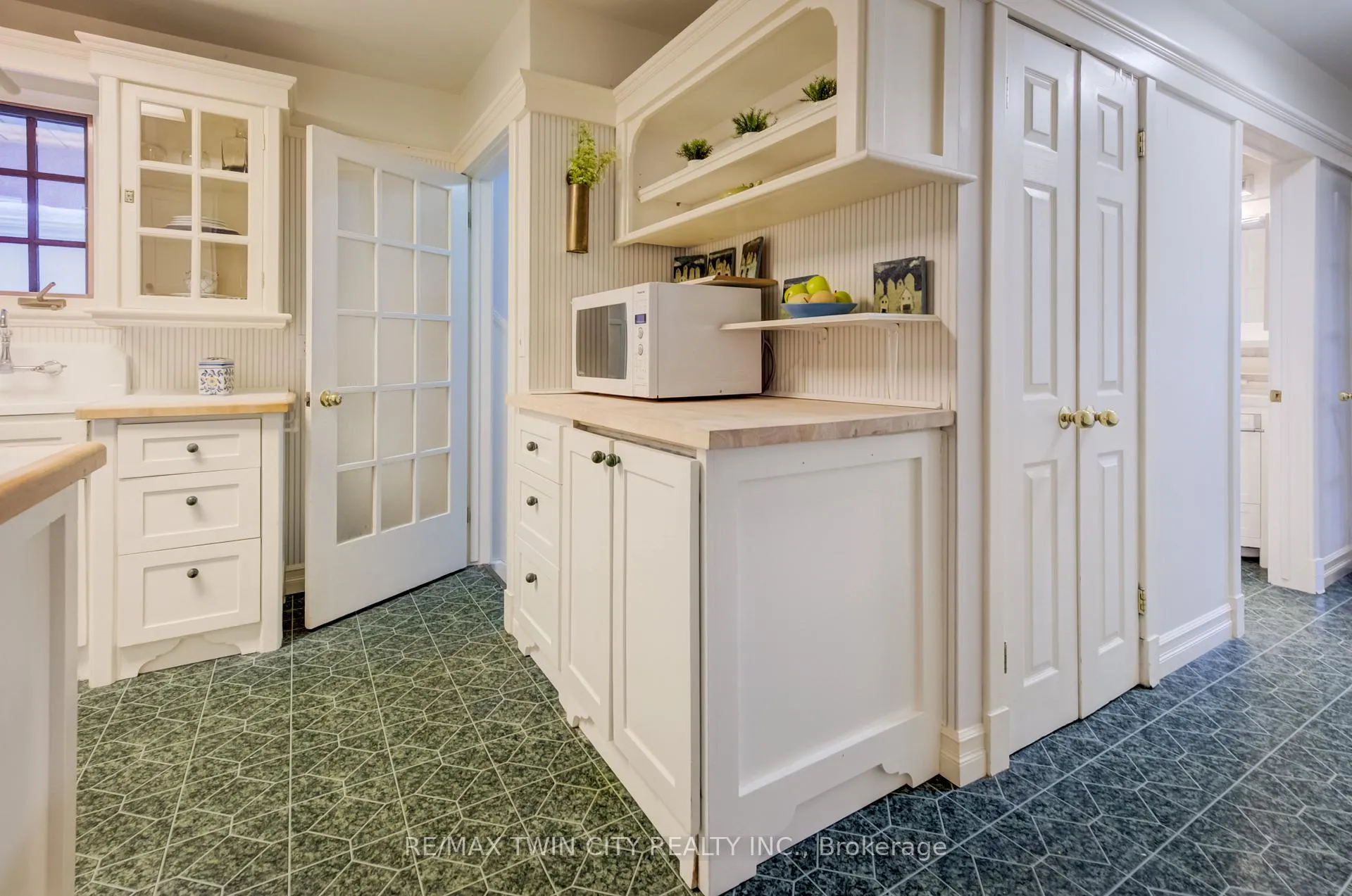 Photo 18 of 45 Palmerston Avenue, Brantford — HOMEH