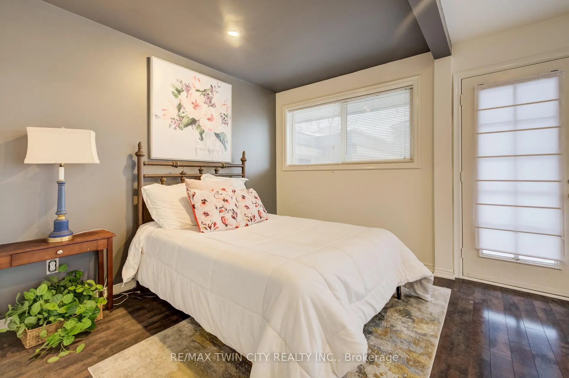 Photo 23 of 45 Palmerston Avenue, Brantford — HOMEH