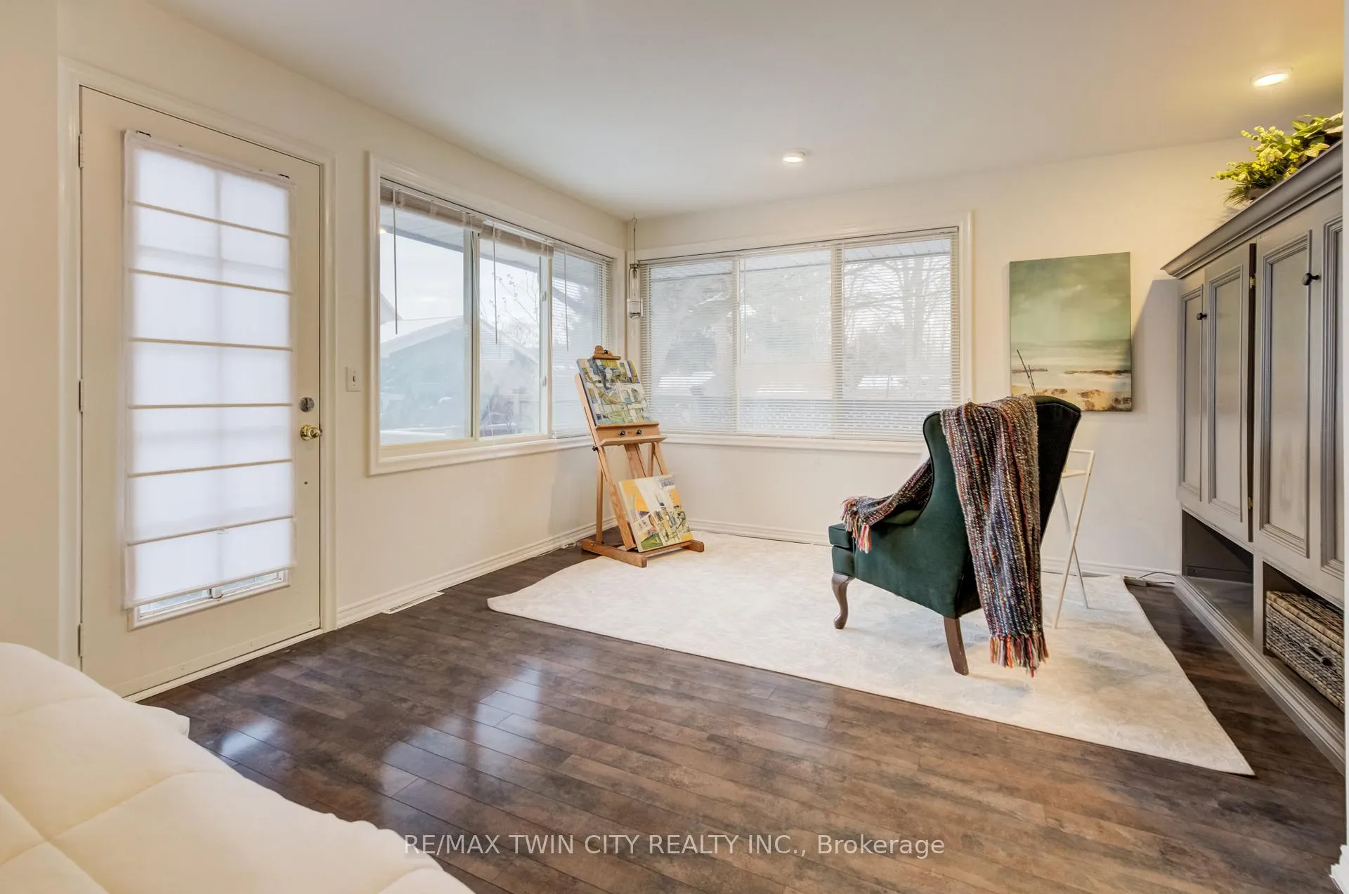 Photo 24 of 45 Palmerston Avenue, Brantford — HOMEH