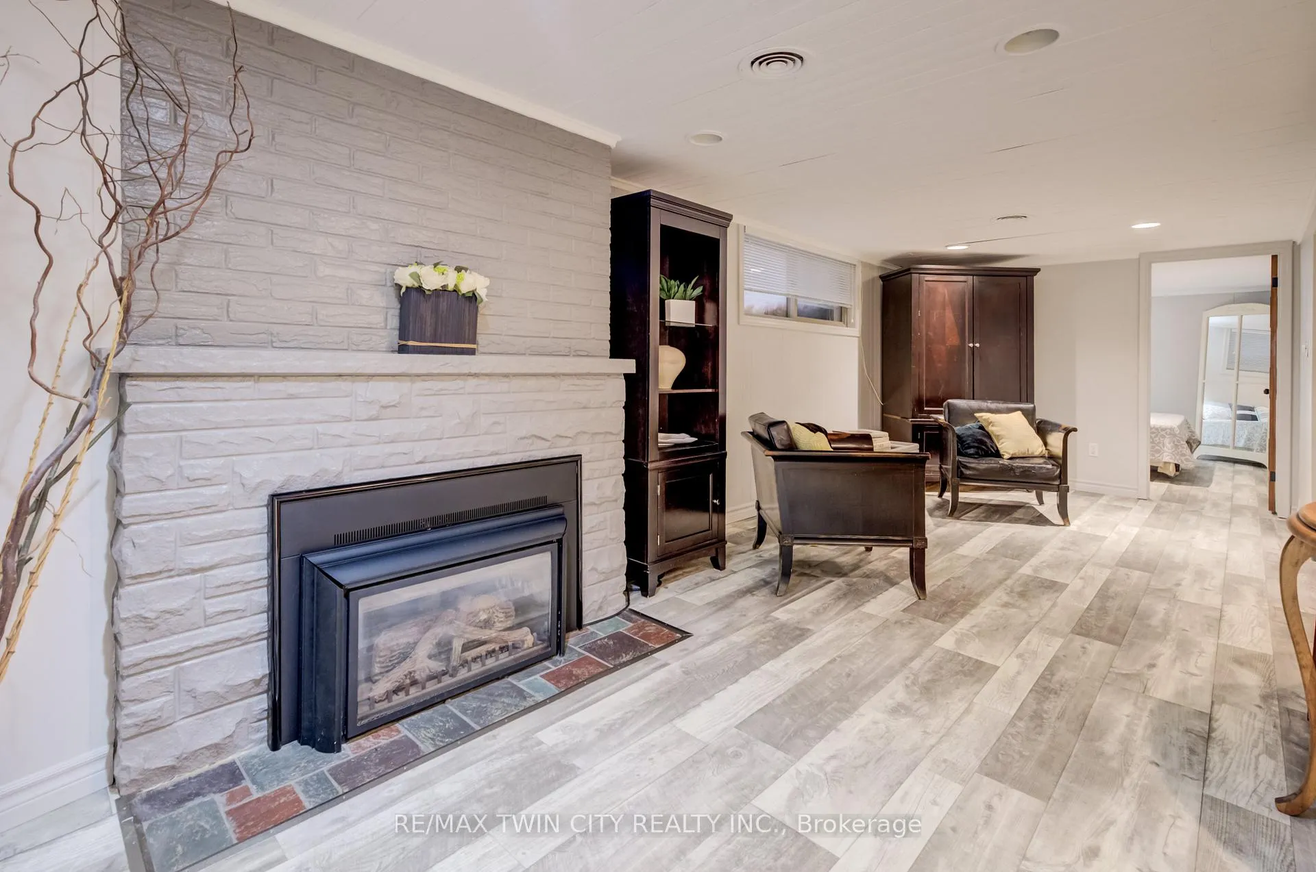 Photo 30 of 45 Palmerston Avenue, Brantford — HOMEH