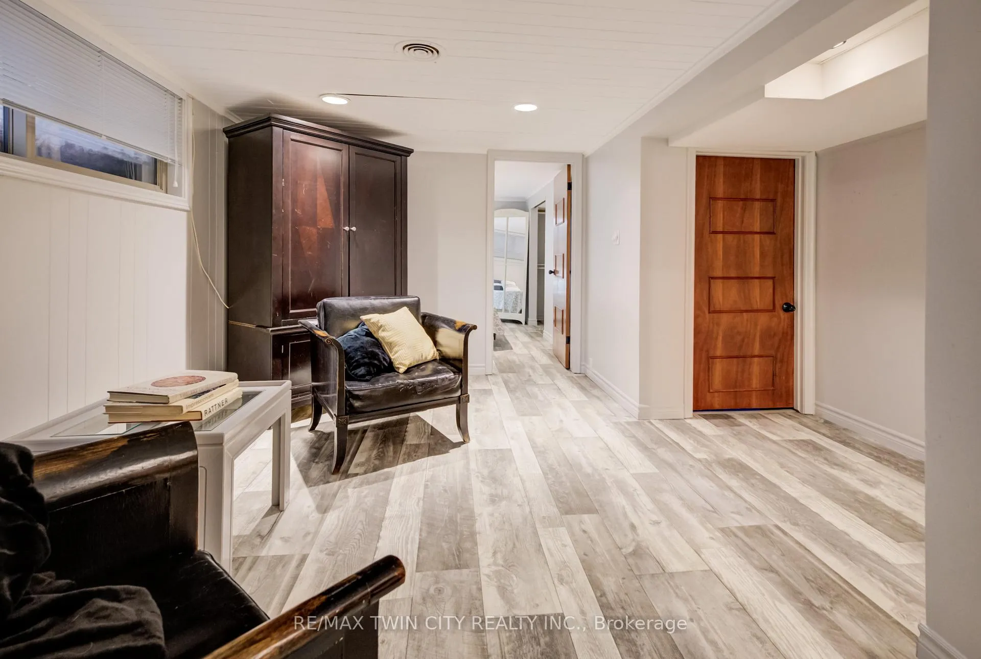 Photo 31 of 45 Palmerston Avenue, Brantford — HOMEH